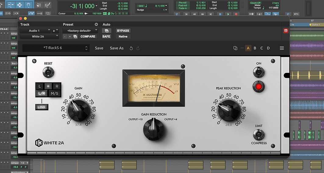 IK Multimedia T-racks 5 White 2A Leveling Amplifier